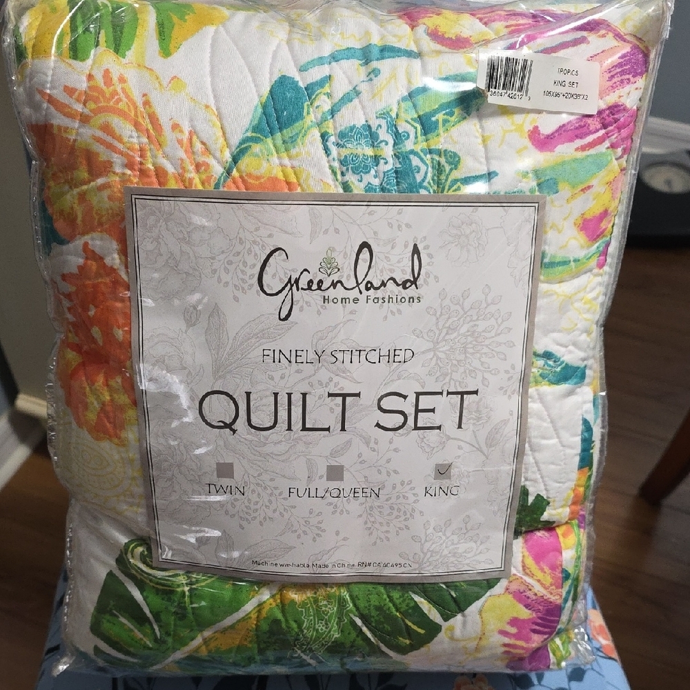 Cynthia Rowley Blue and Purple Quilts Bedding Set